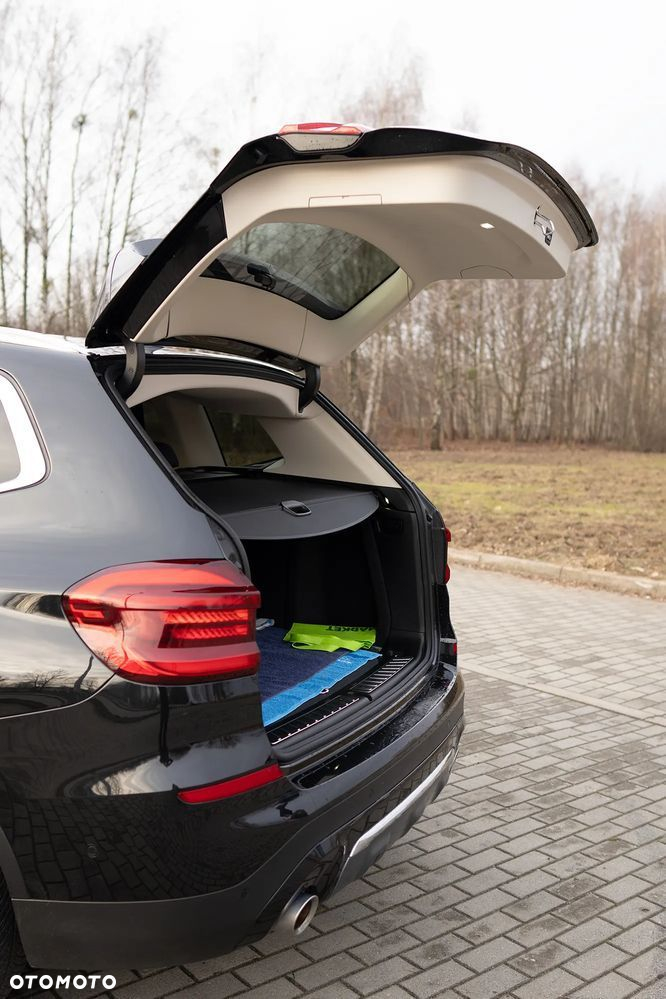 BMW X3 xDrive20i Luxury Line - 7