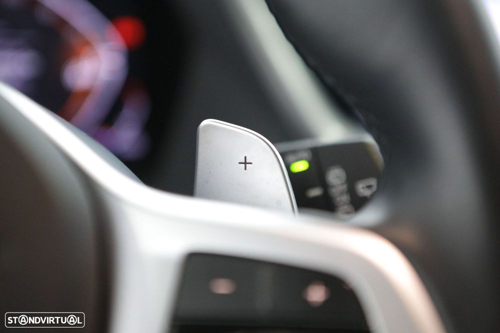 BMW 118 d Pack Desportivo M Pro - 23