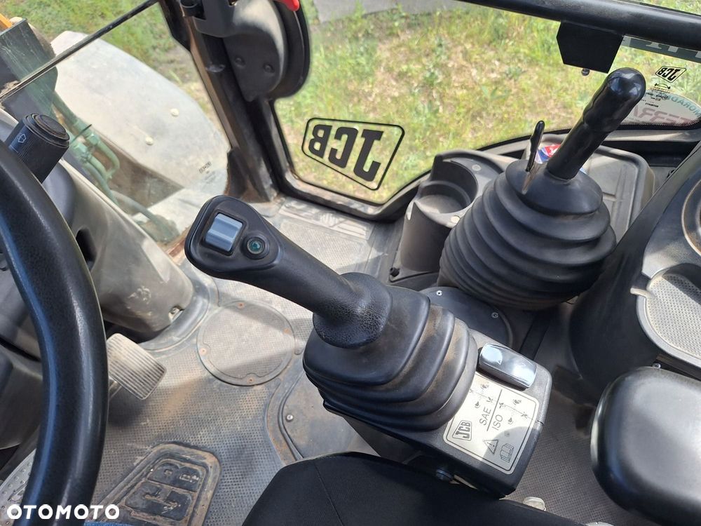JCB 3Cx 4X4 - 13