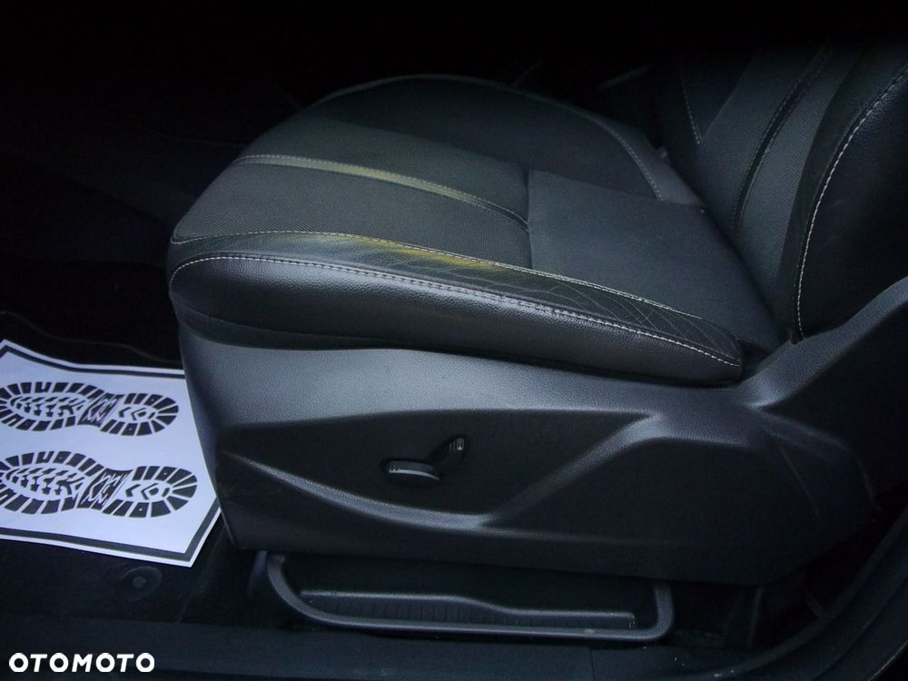 Ford C-MAX 2.0 TDCi Start-Stop-System Titanium - 38