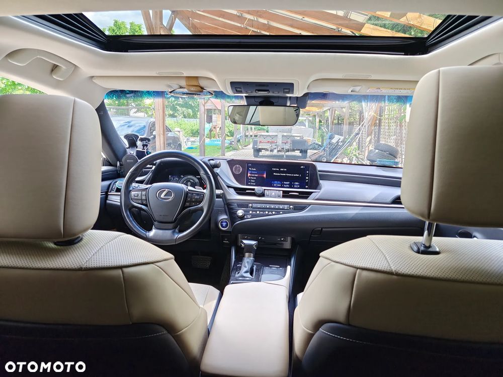 Lexus ES 300h Business Edition + - 14