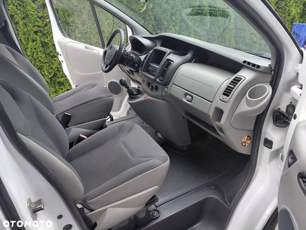 Opel Vivaro Trafic 2012 - 19