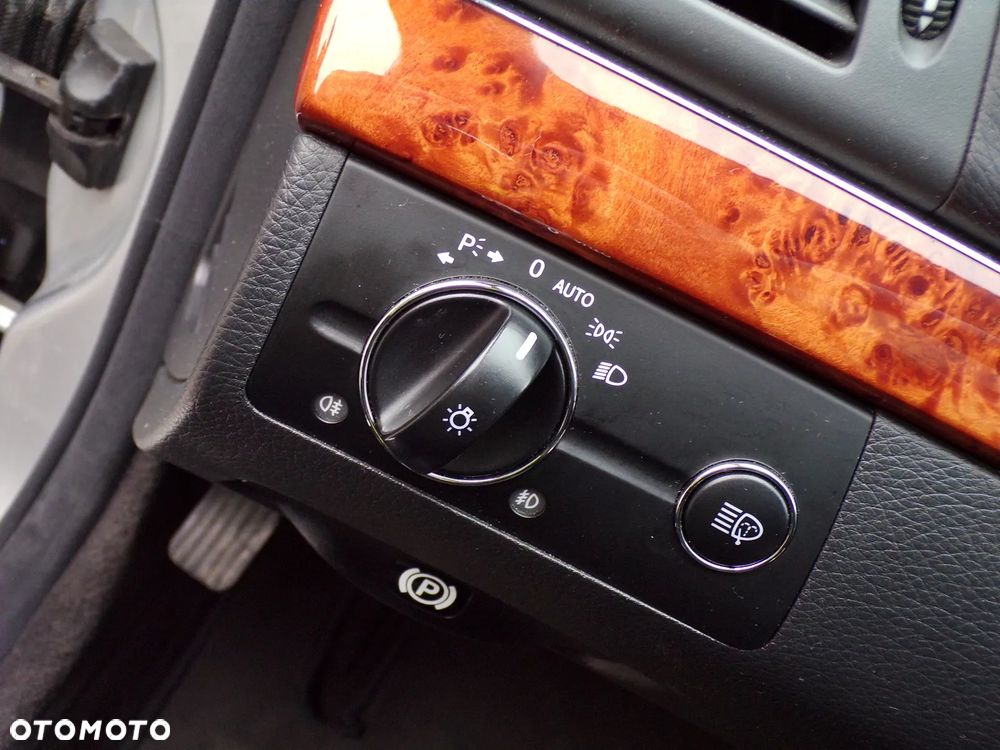 Mercedes-Benz Klasa E 500 T 4Matic Automatik Avantgarde - 18