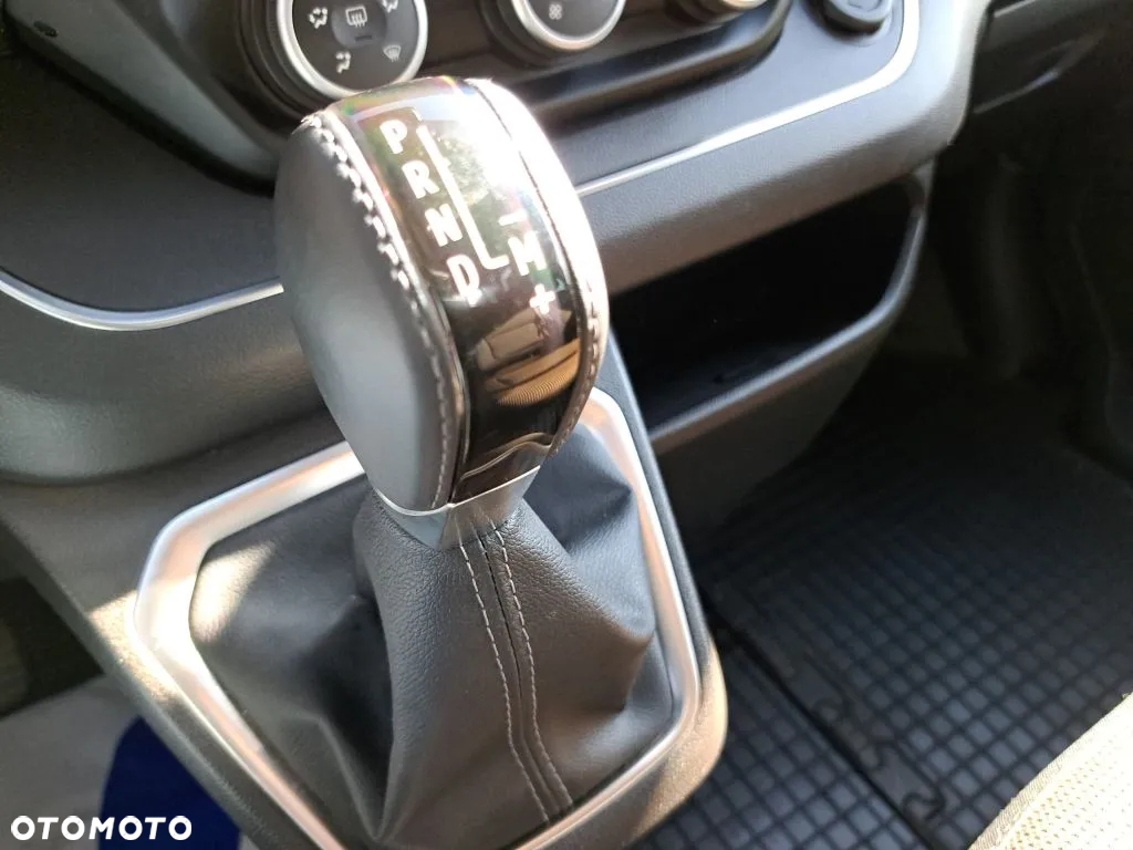 Renault Trafic BUS - 20