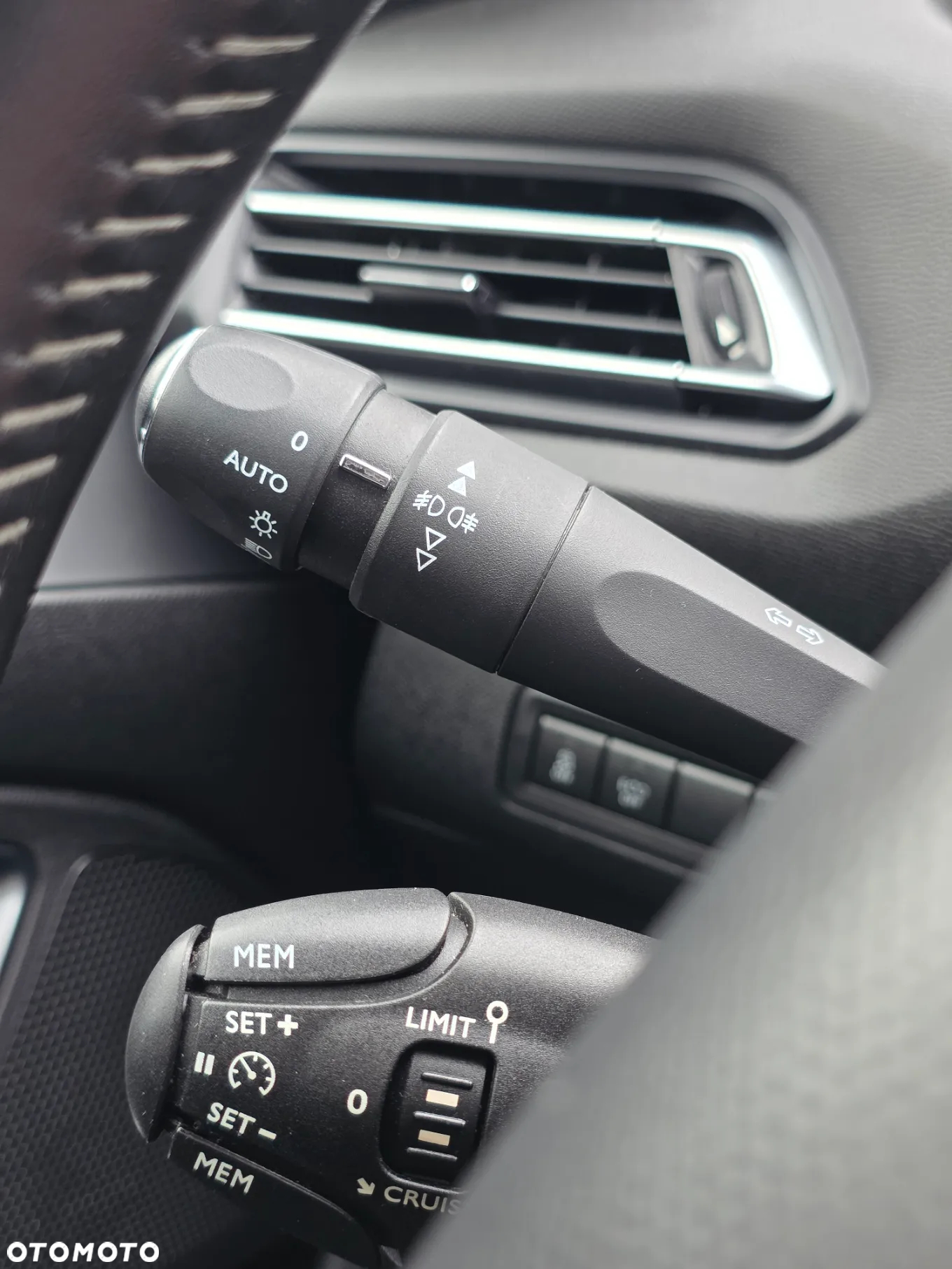 Peugeot 308 SW BlueHDi 150 Automatik Stop & Start Allure - 30