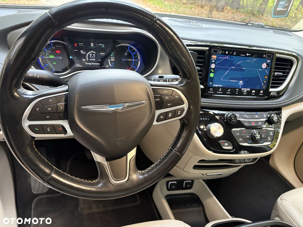 Chrysler Pacifica - 11