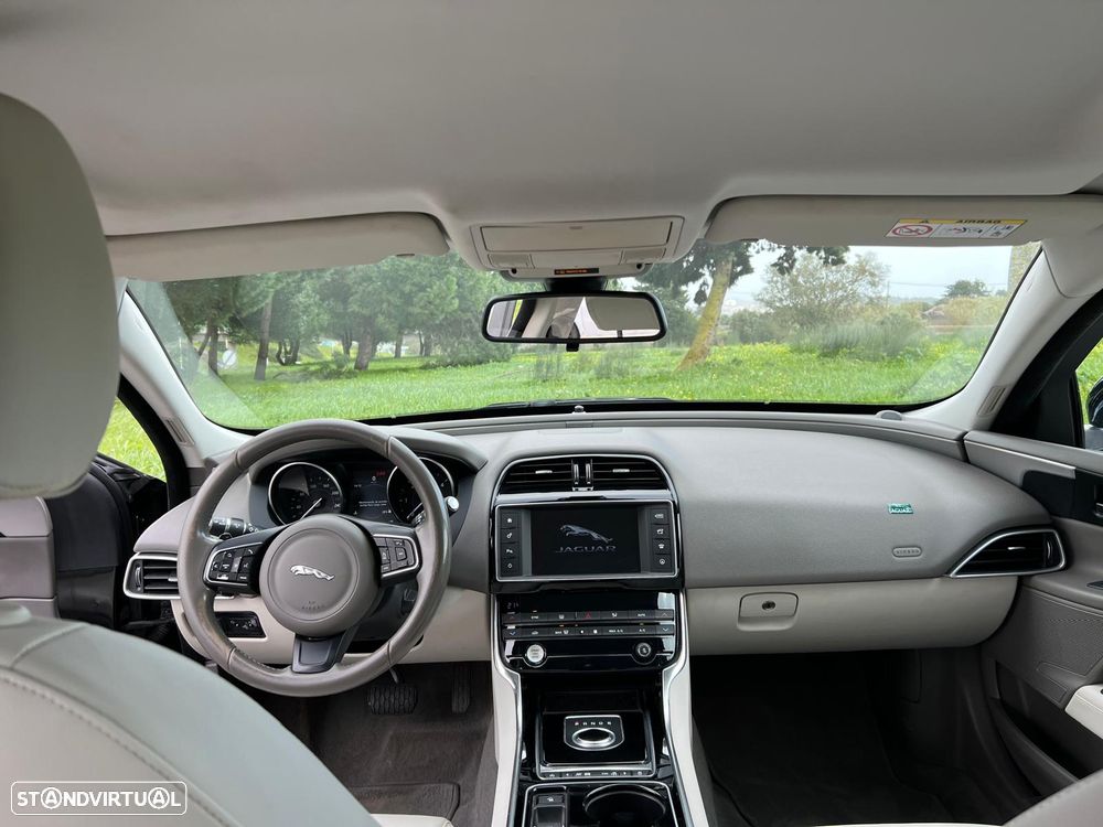 Jaguar XE 2.0 D Prestige AWD Aut. - 43