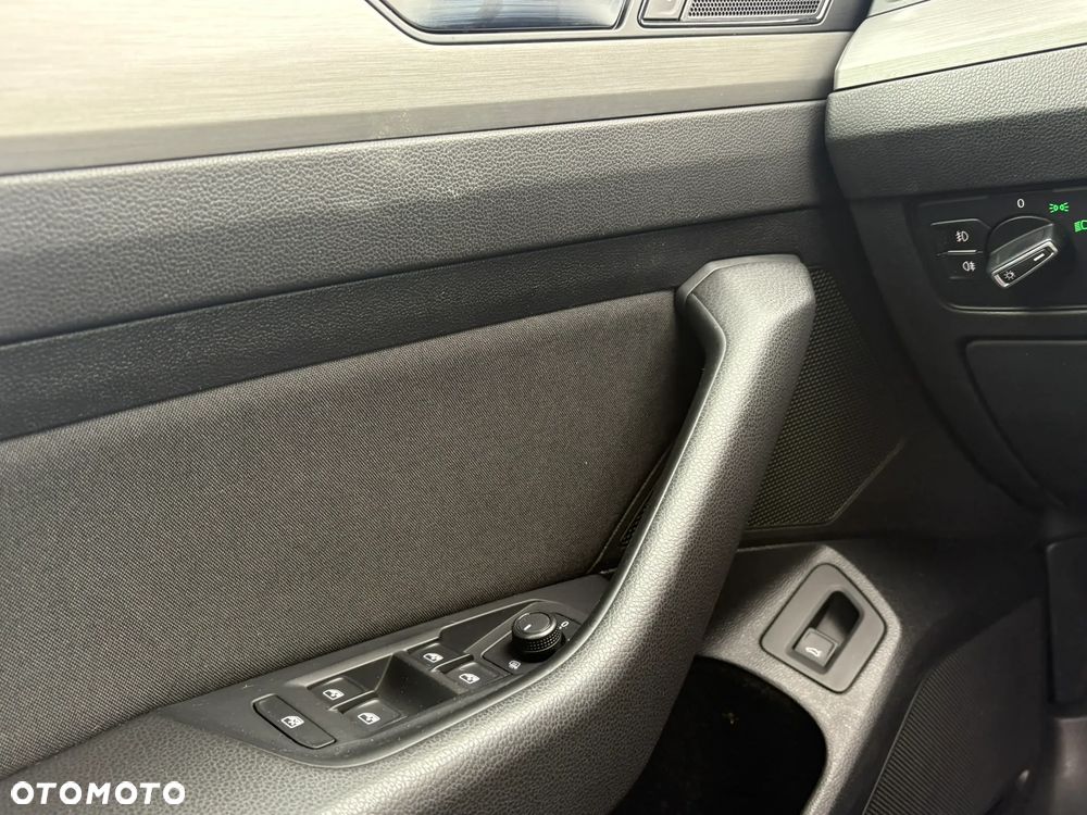 Volkswagen Passat Variant 1.6 TDI SCR BlueMotion Trendline - 20