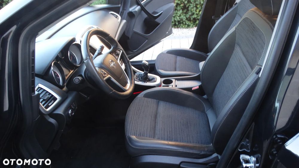 Opel Astra 1.4 Turbo Cosmo - 11