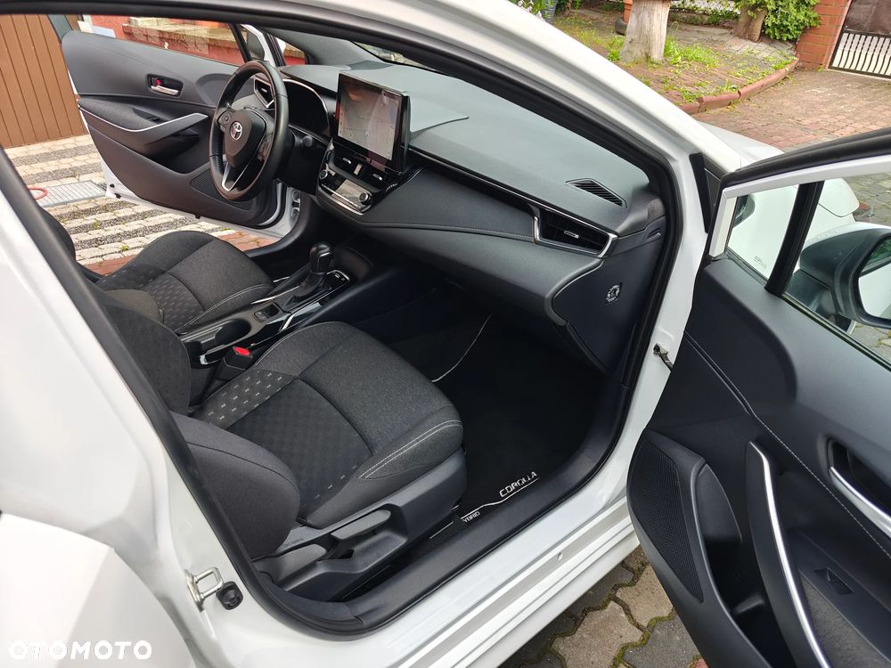Toyota Corolla 1.8 Hybrid Comfort - 17