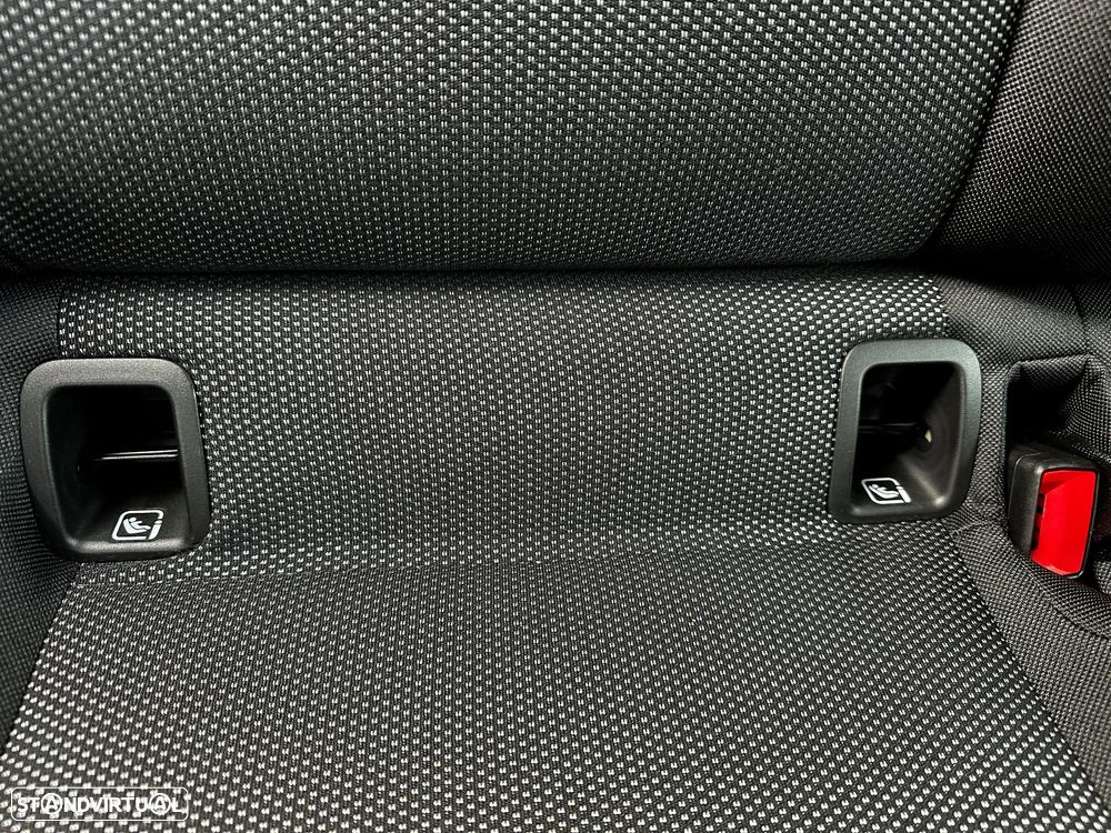 Mercedes-Benz CLA 200 d Shooting Brake Progressive Aut. - 43