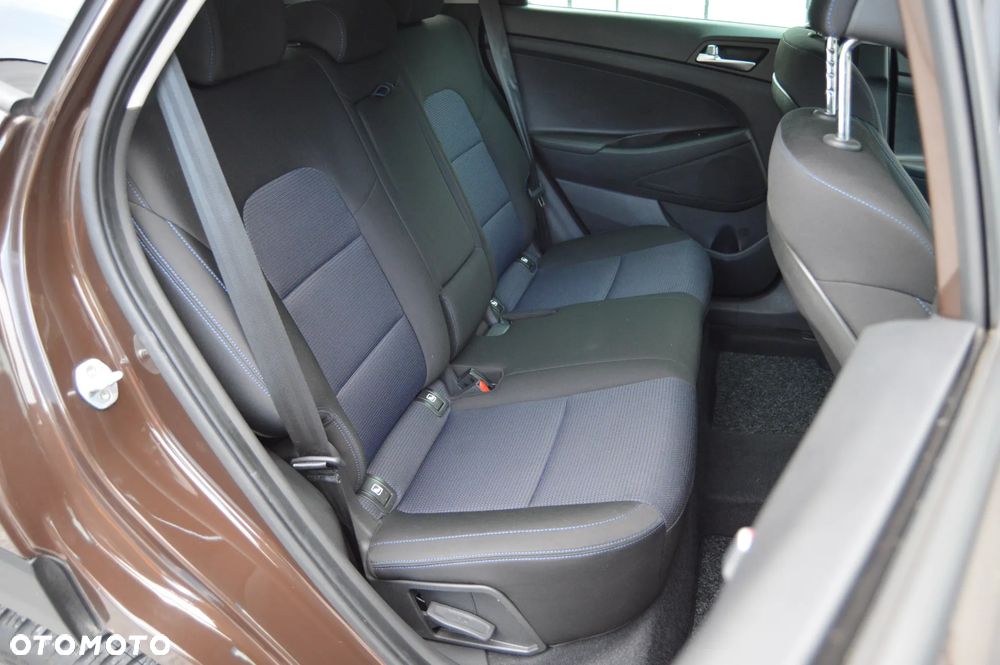 Hyundai Tucson blue 1.7 CRDi 2WD Style - 32