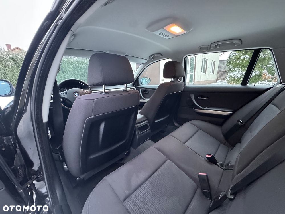 BMW Seria 3 318i Edition Lifestyle - 28