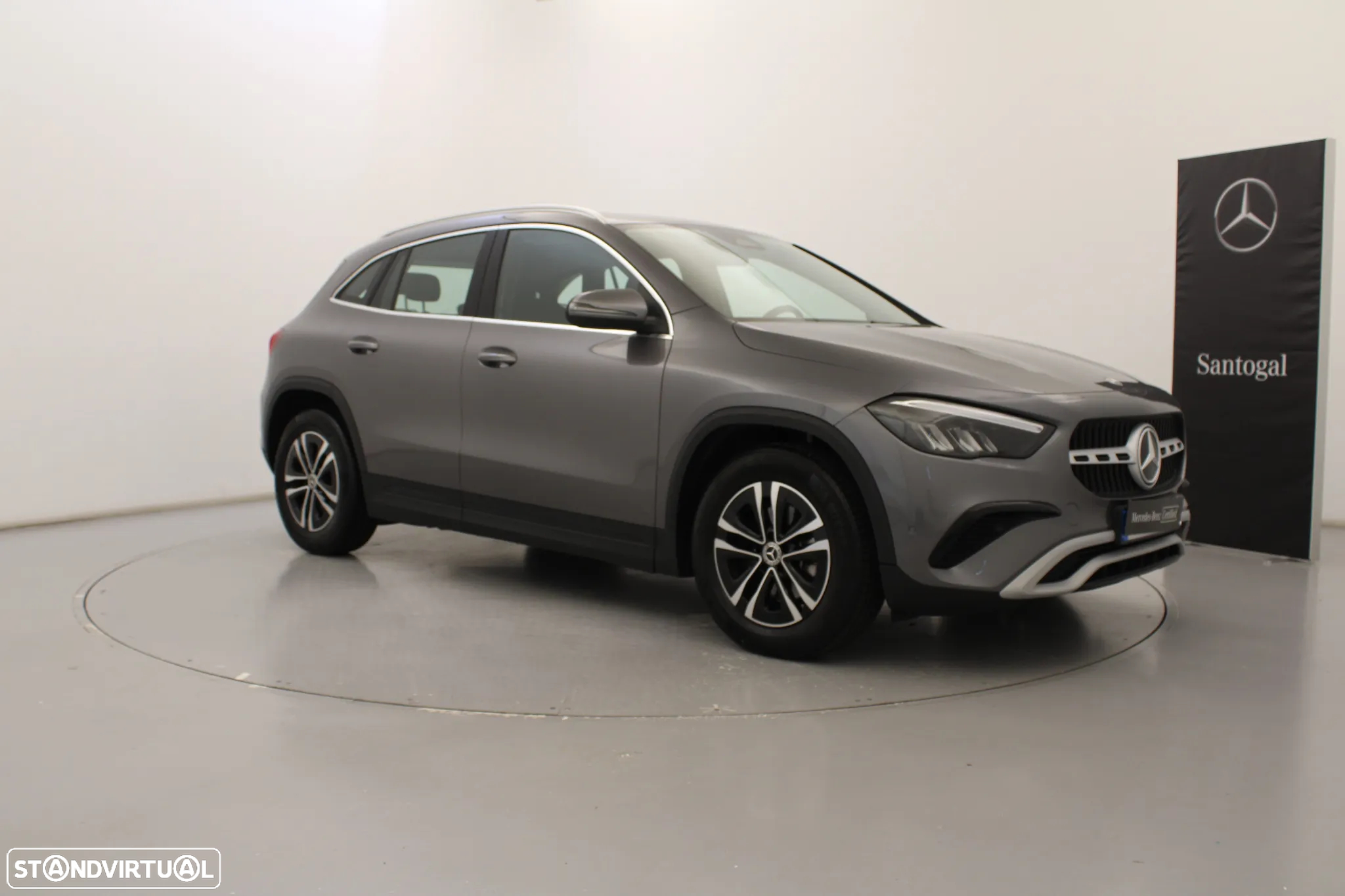 Mercedes-Benz GLA 200 Standard - 2