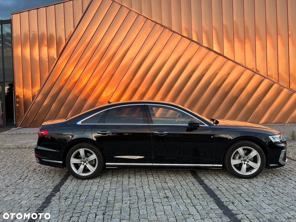 Audi A8 - 8