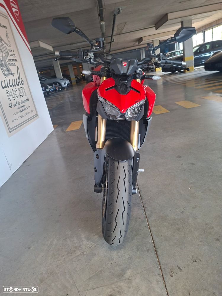 Ducati Streetfighter V2 - 6