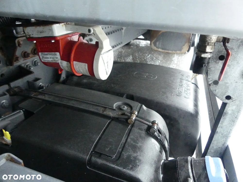 DAF CF 370 / 6x2 / CHŁODNIA 9.40 + WINDA / EURO 6 / CARRIER SUPRA 850 / - 23