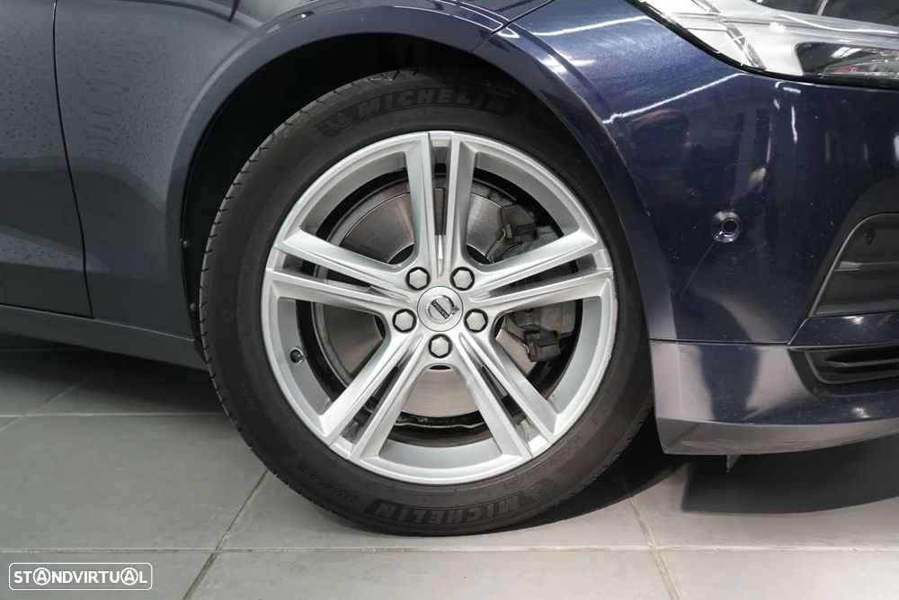 Volvo S90 2.0 D5 Momentum AWD Geartronic - 8
