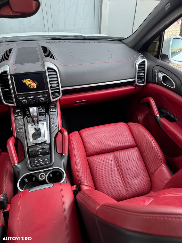 Porsche Cayenne - 16