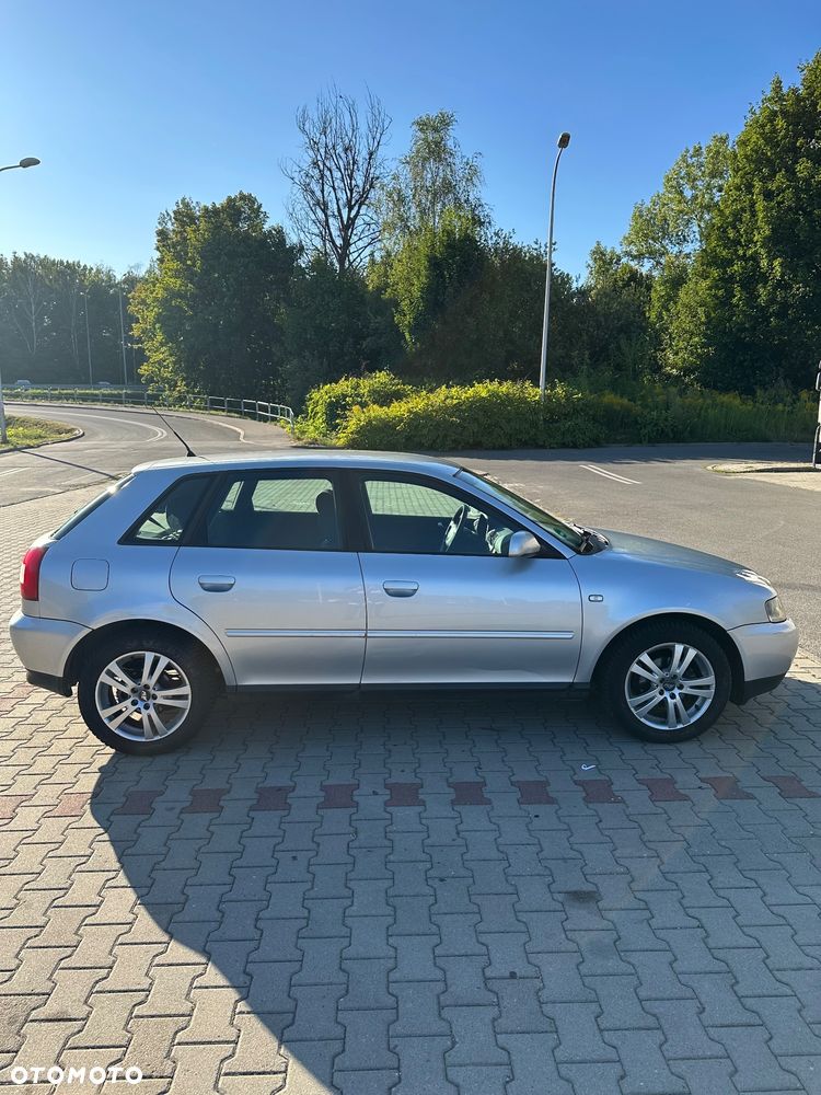 Audi A3 Sportback 1.6 Ambiente - 8