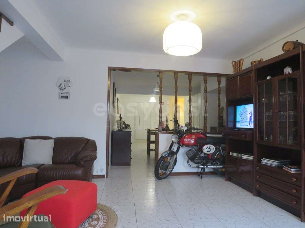 Moradia T2 no centro da Vila da Povoação - Grande imagem: 2/11