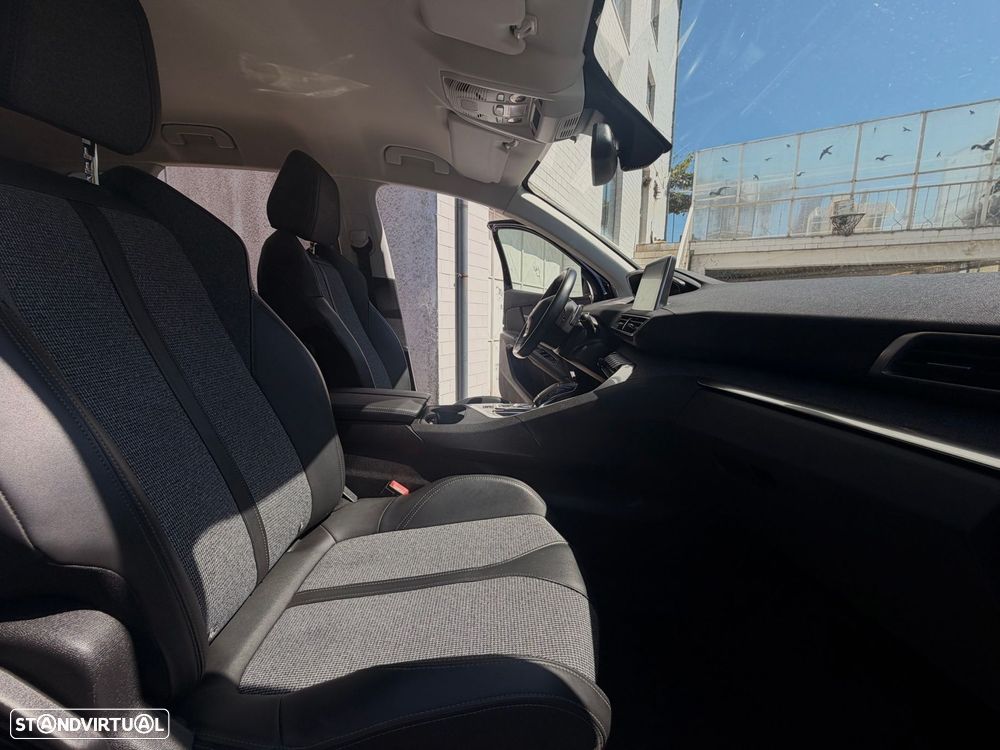 Peugeot 3008 1.2 PureTech Allure EAT6 - 33