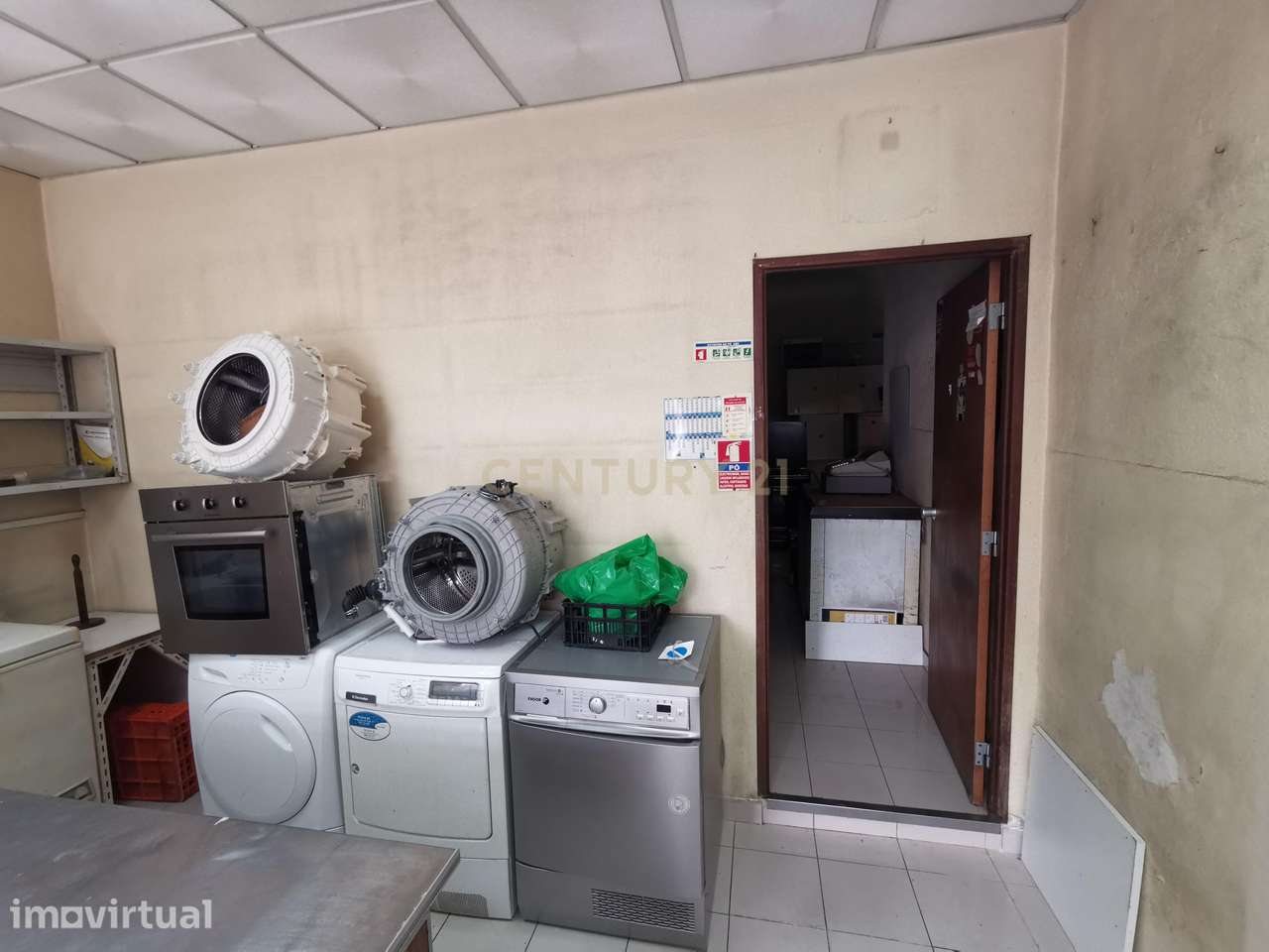 Vende-se Loja , ou Garagem  ou outros ramos de Negócio- Cova da Piedad - Grande imagem: 3/13