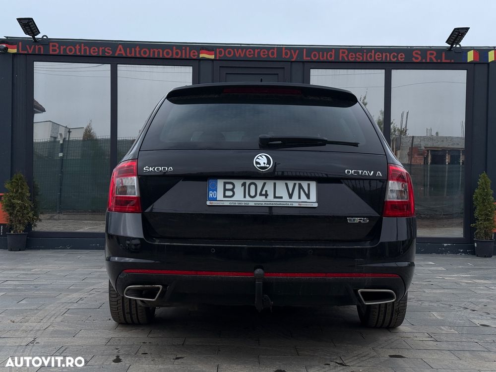 Skoda Octavia Combi Diesel 2.0 TDI DSG RS - 37