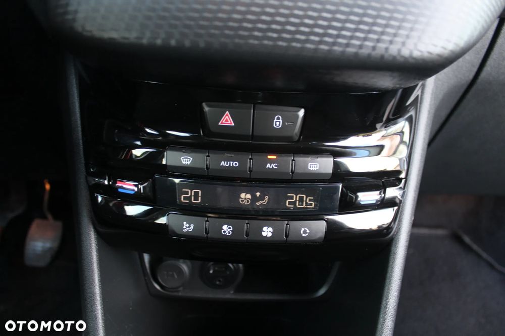 Peugeot 208 1.2 PureTech Allure - 27