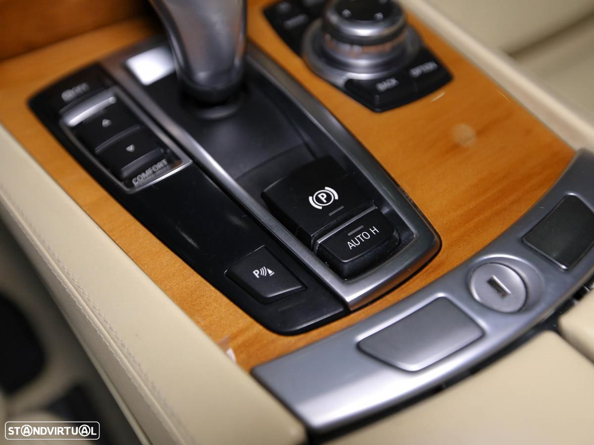 BMW 730 - 24