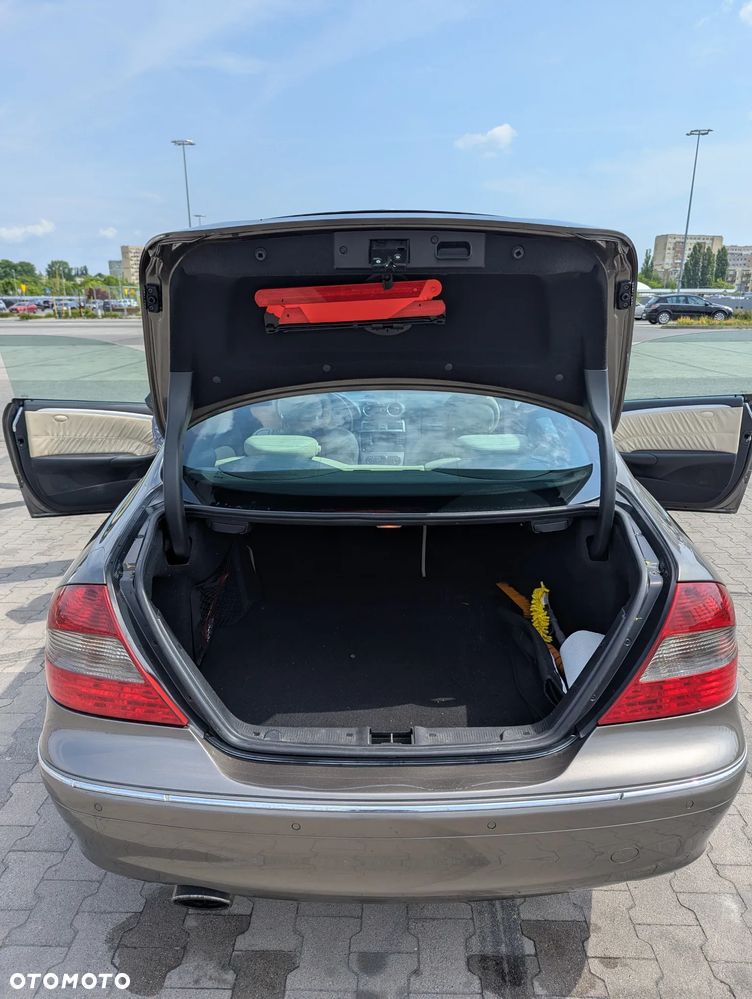 Mercedes-Benz CLK - 8