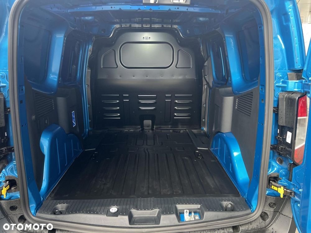 Ford Transit Courier - 18