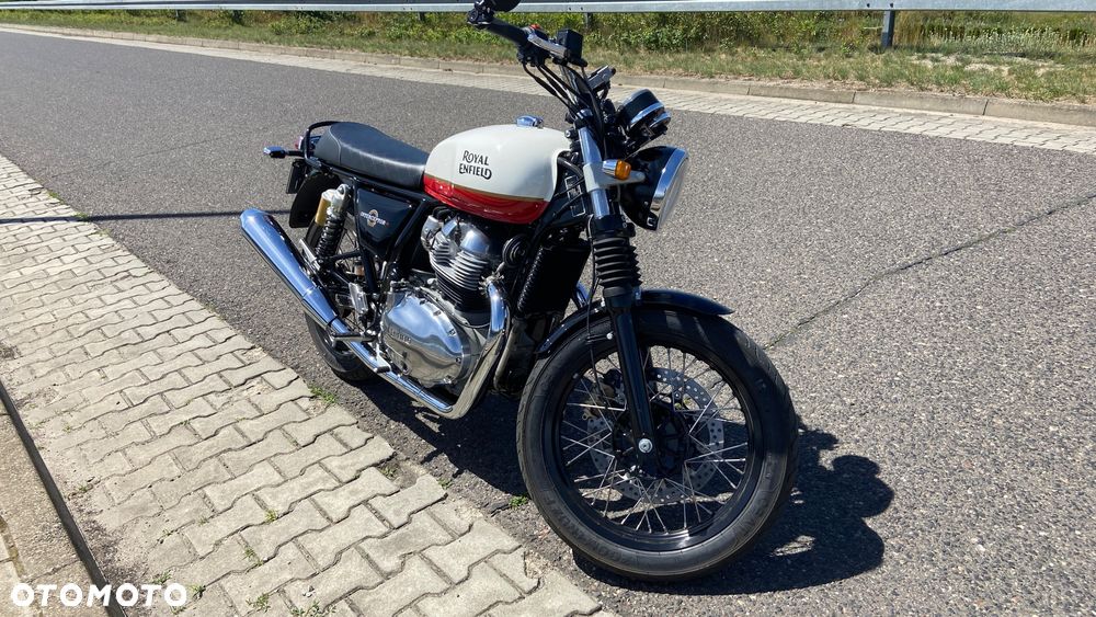 Royal Enfield Interceptor - 1