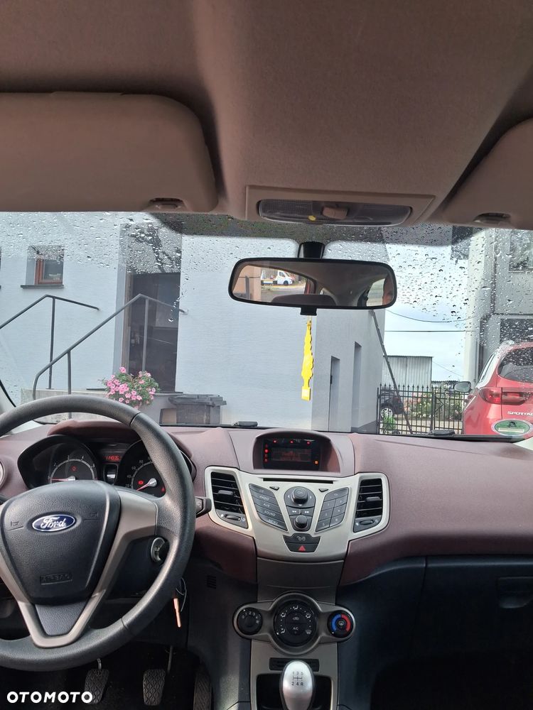 Ford Fiesta - 10