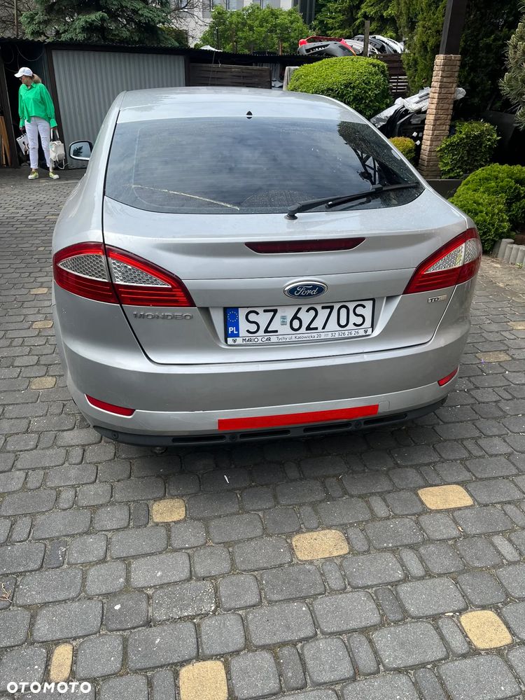Ford Mondeo 2.0 TDCi Ambiente - 4