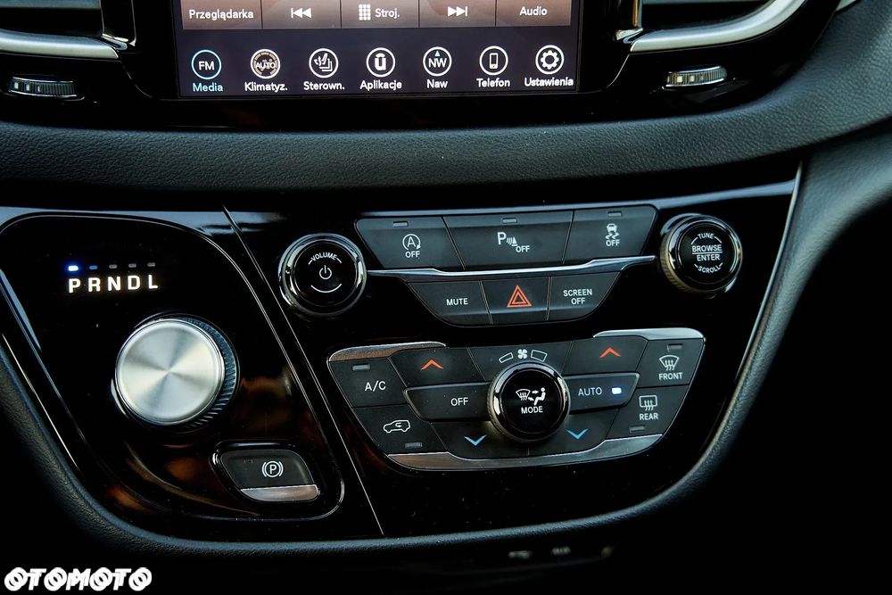 Chrysler Pacifica - 19