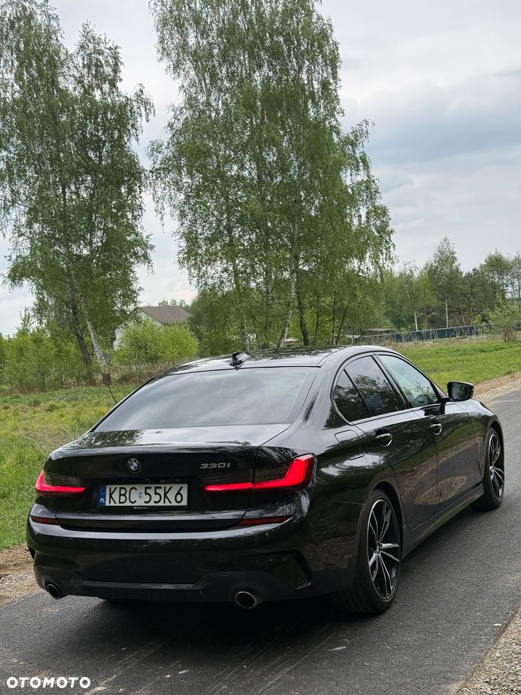 BMW Seria 3 330i M Sport - 6
