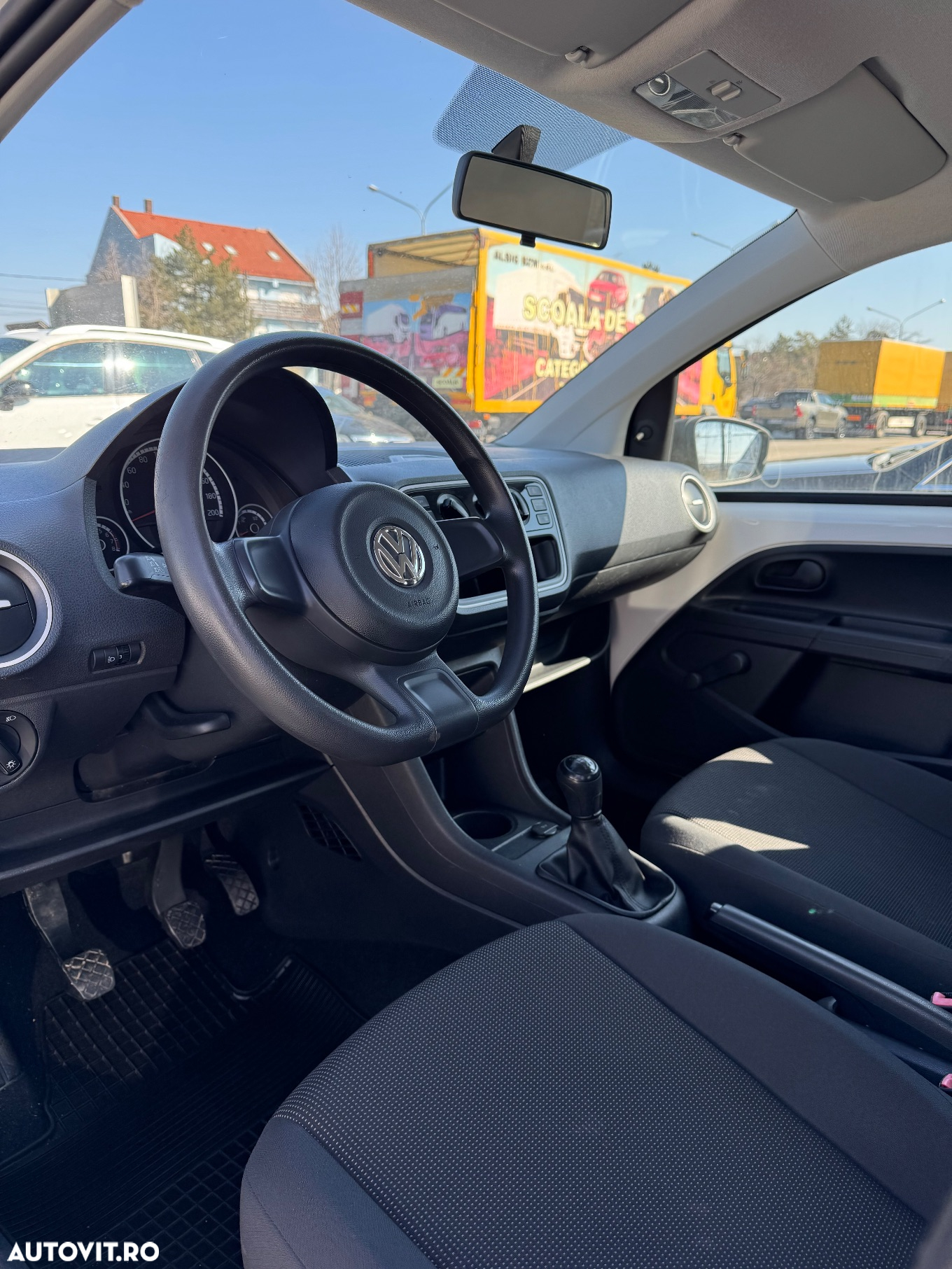 Volkswagen up! - 5