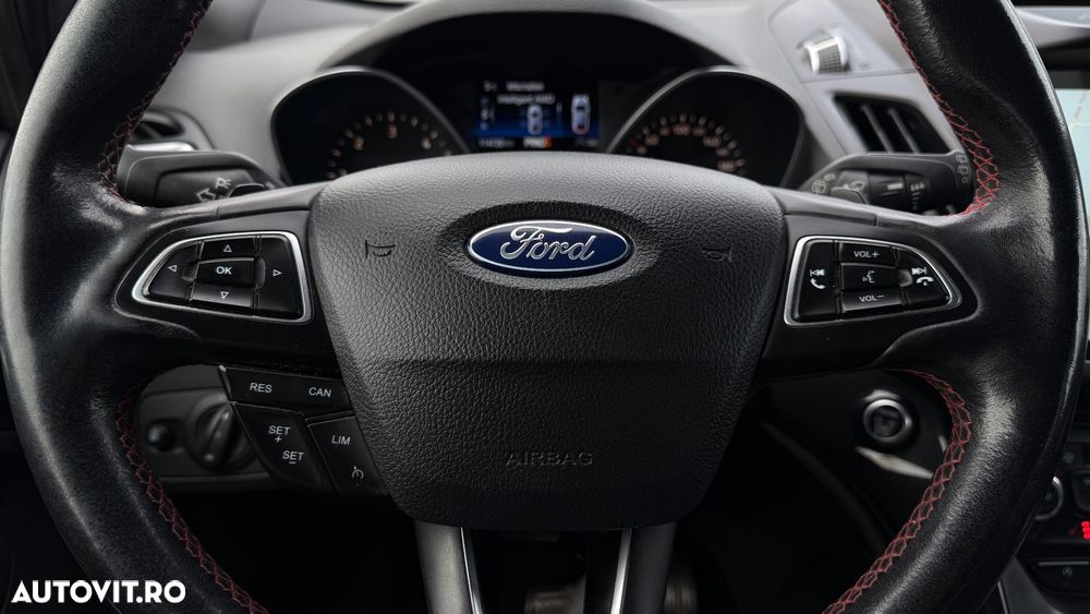 Ford Kuga 2.0 TDCi 4WD Powershift ST-Line - 20