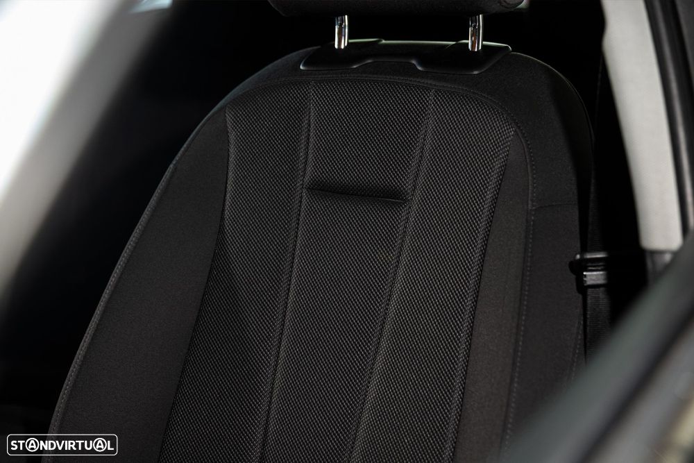 Audi A4 Avant 2.0 TDI Advance S tronic - 21