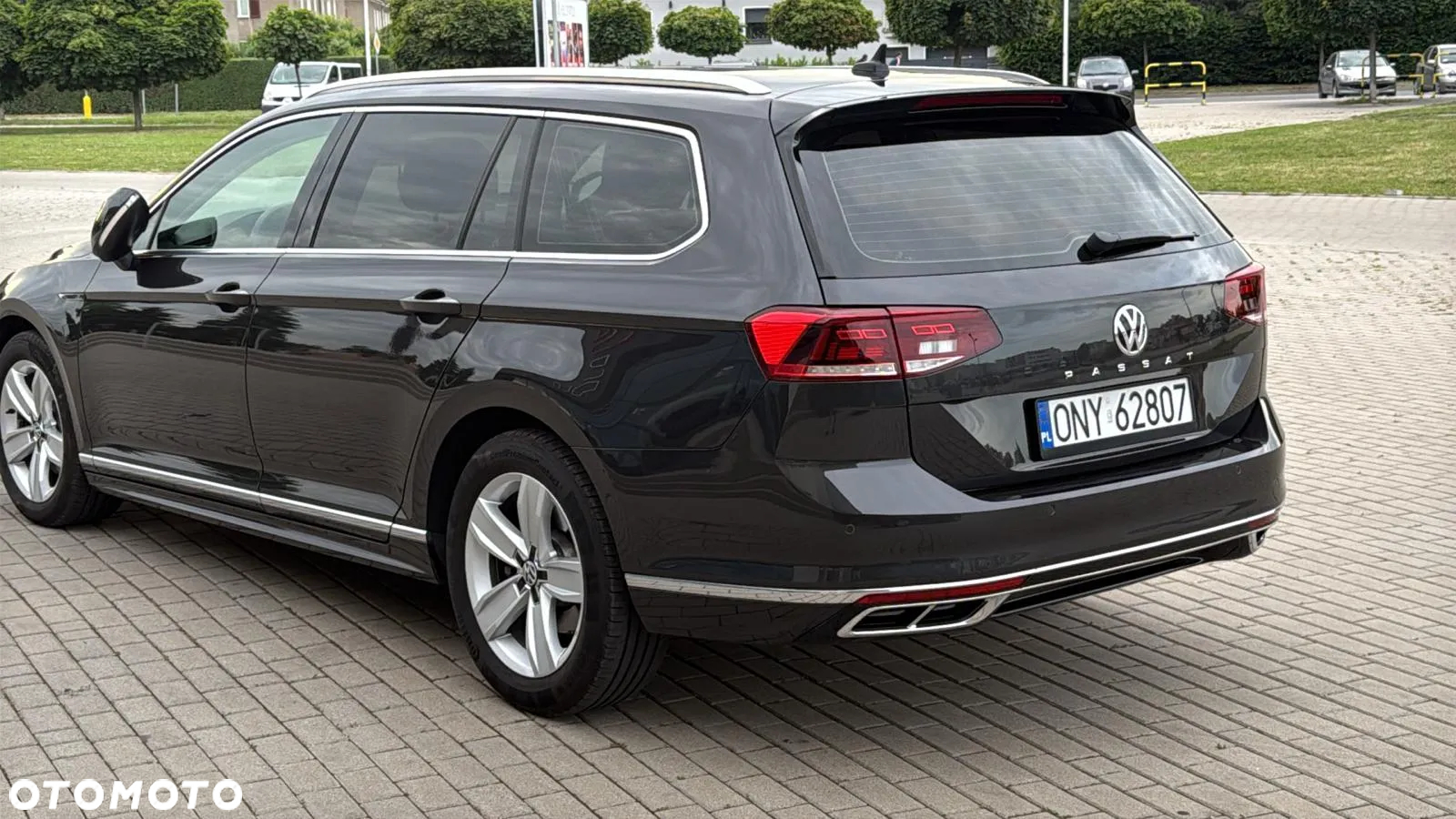 Volkswagen Passat - 8