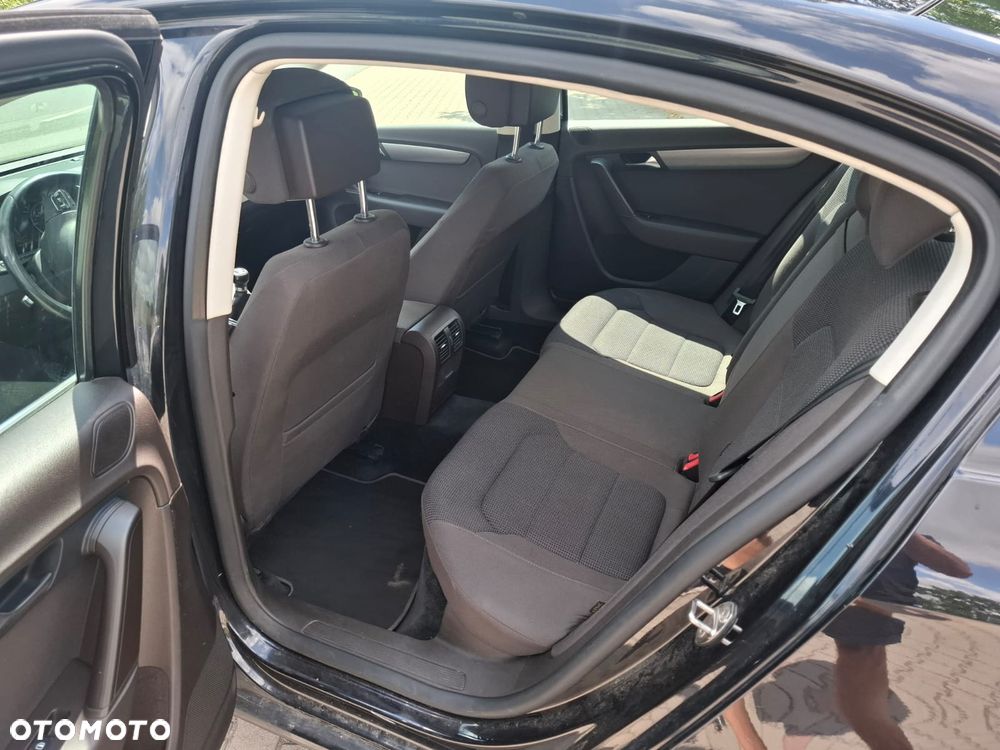Volkswagen Passat - 8