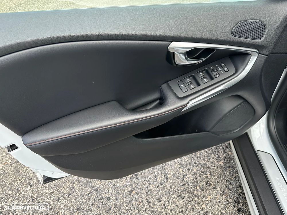 Volvo V40 2.0 D4 Volvo Ocean Race Geartronic - 12