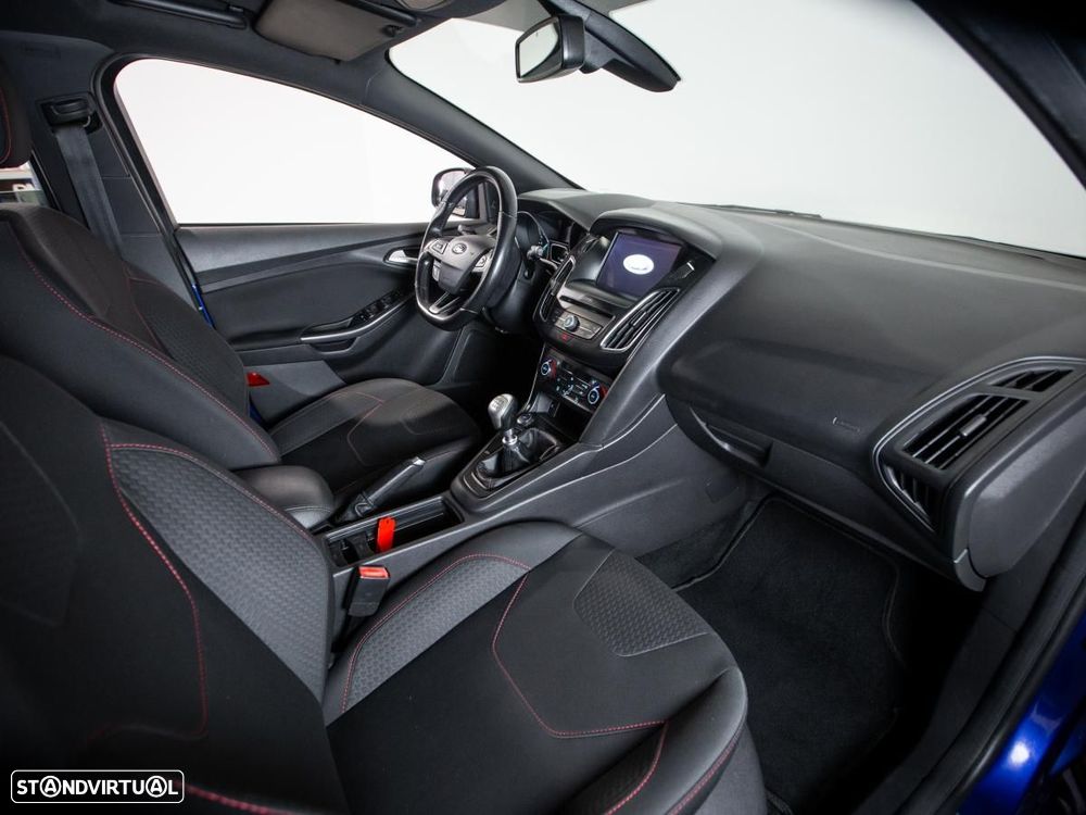 Ford Focus SW 1.5 TDCi ST-Line - 10