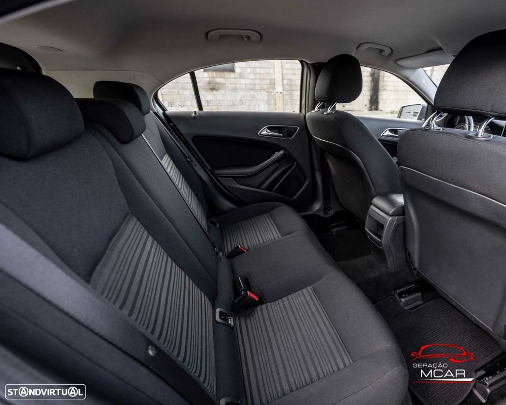 Mercedes-Benz A 180 - 11