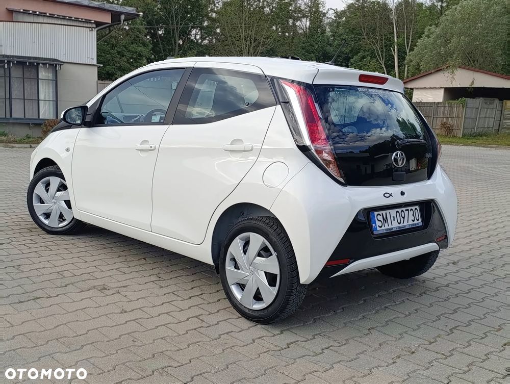Toyota Aygo x-play - 4