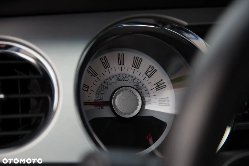 Ford Mustang 3.7 V6 Premium - 23
