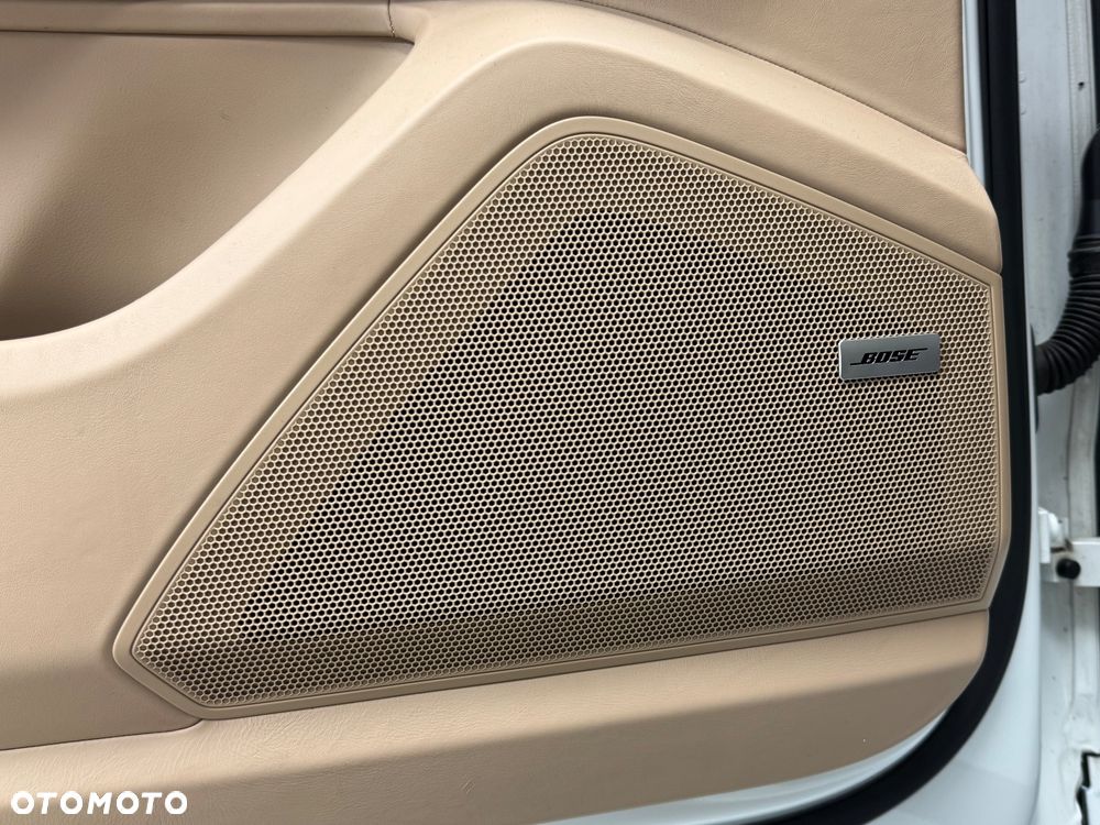 Porsche Cayenne - 27