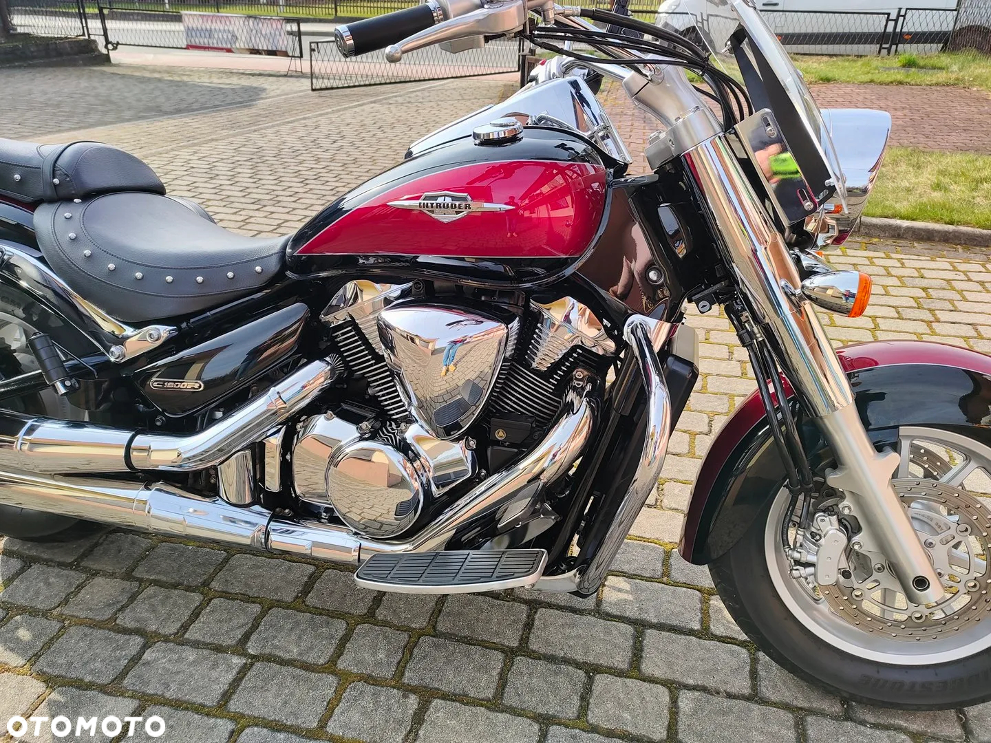 Suzuki Intruder - 2