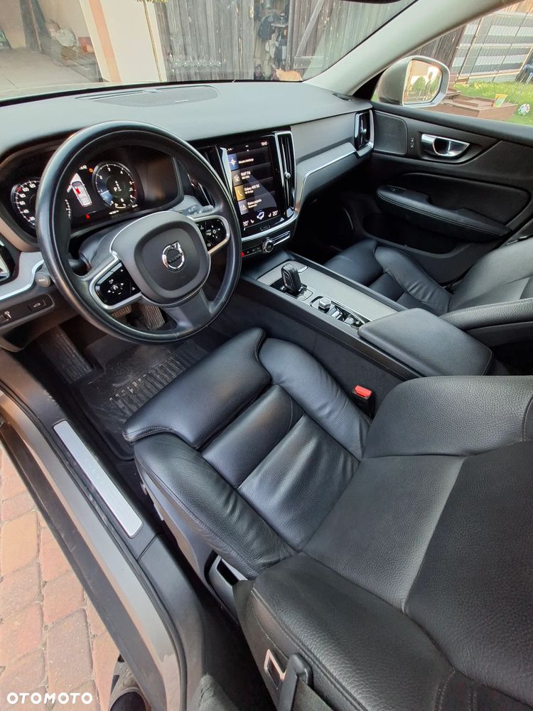 Volvo V60 Cross Country B4 D AWD Geartronic Pro - 12